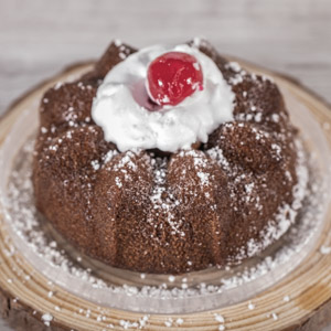 Bolo de chocolate na forma para Confeitaria